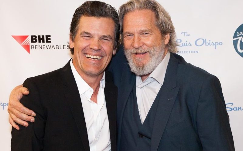 Picture of actors Josh Brolin and Jeff Bridges